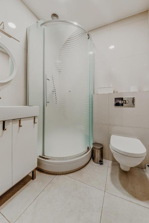 Spacious - 140 Square Meters Apartment, Vilnius City Centre エクステリア 写真