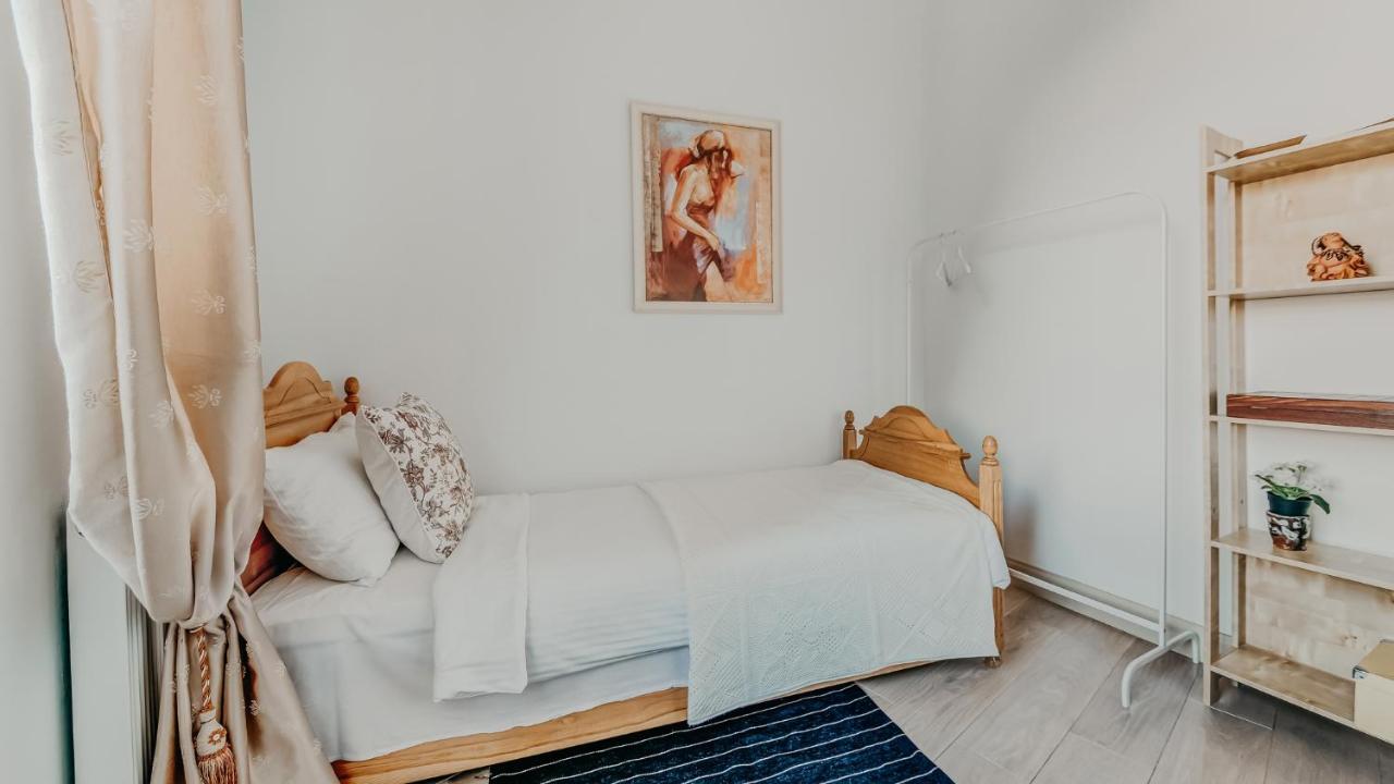 Spacious - 140 Square Meters Apartment, Vilnius City Centre エクステリア 写真