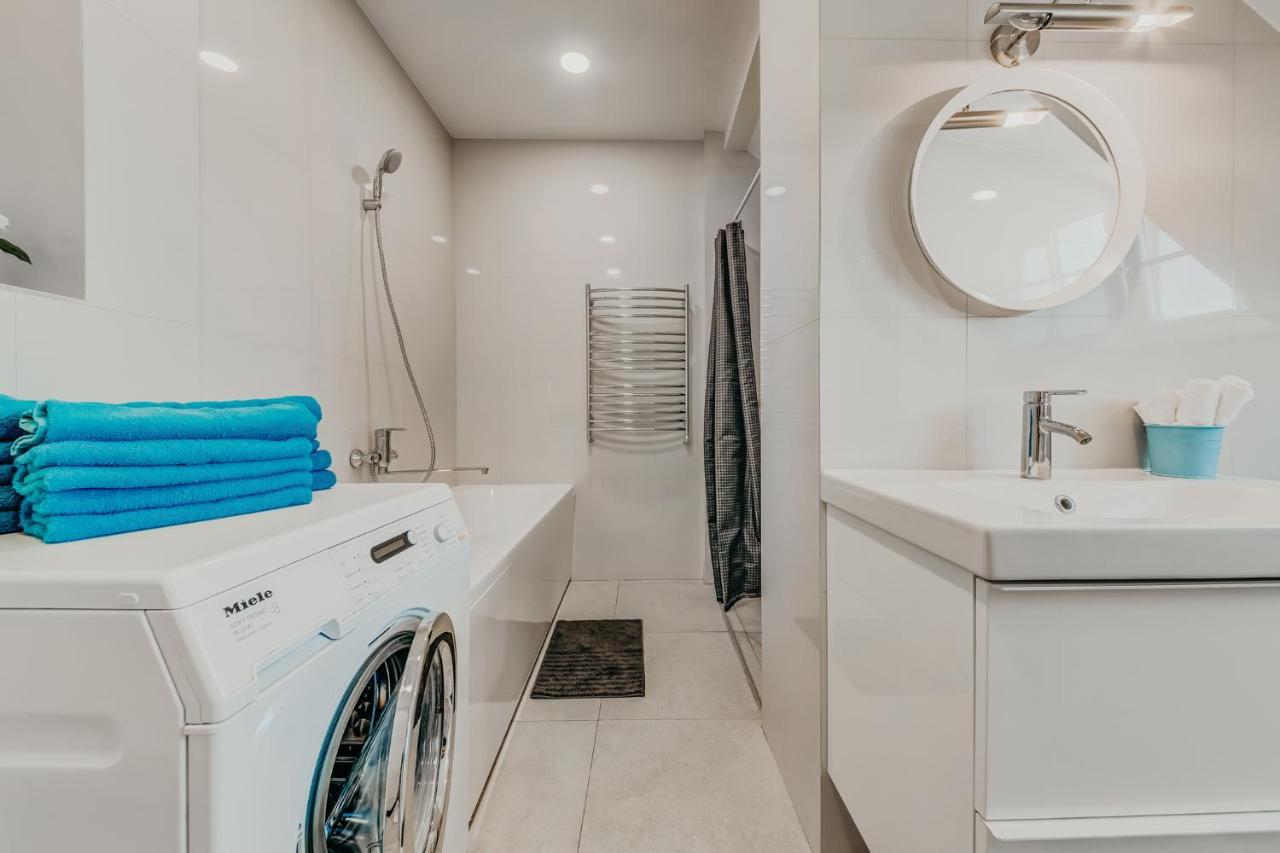 Spacious - 140 Square Meters Apartment, Vilnius City Centre エクステリア 写真